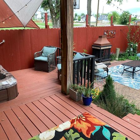 Vacation Home 5 Mins To Down Town 2 Bedrooms 2 Baths Garden Area Hot Tub Nashville Buitenkant foto