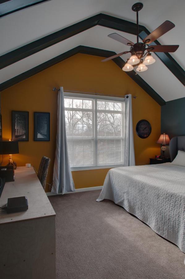 Vacation Home 5 Mins To Down Town 2 Bedrooms 2 Baths Garden Area Hot Tub Nashville Buitenkant foto