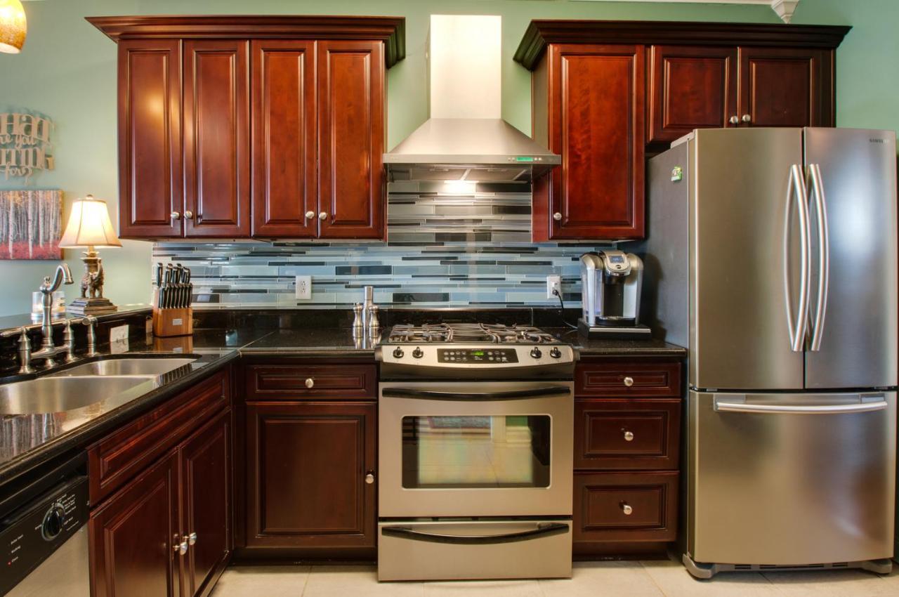 Vacation Home 5 Mins To Down Town 2 Bedrooms 2 Baths Garden Area Hot Tub Nashville Buitenkant foto