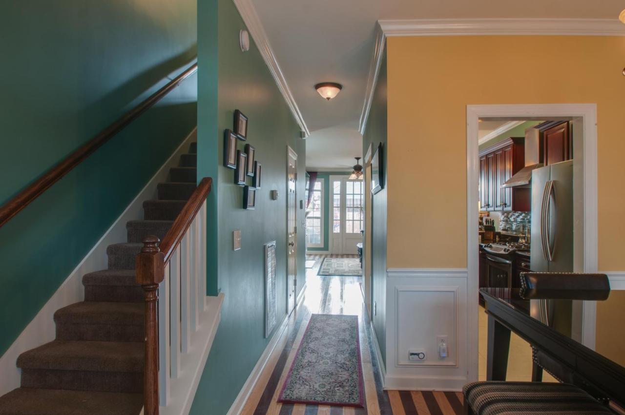 Vacation Home 5 Mins To Down Town 2 Bedrooms 2 Baths Garden Area Hot Tub Nashville Buitenkant foto