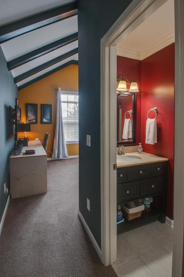 Vacation Home 5 Mins To Down Town 2 Bedrooms 2 Baths Garden Area Hot Tub Nashville Buitenkant foto