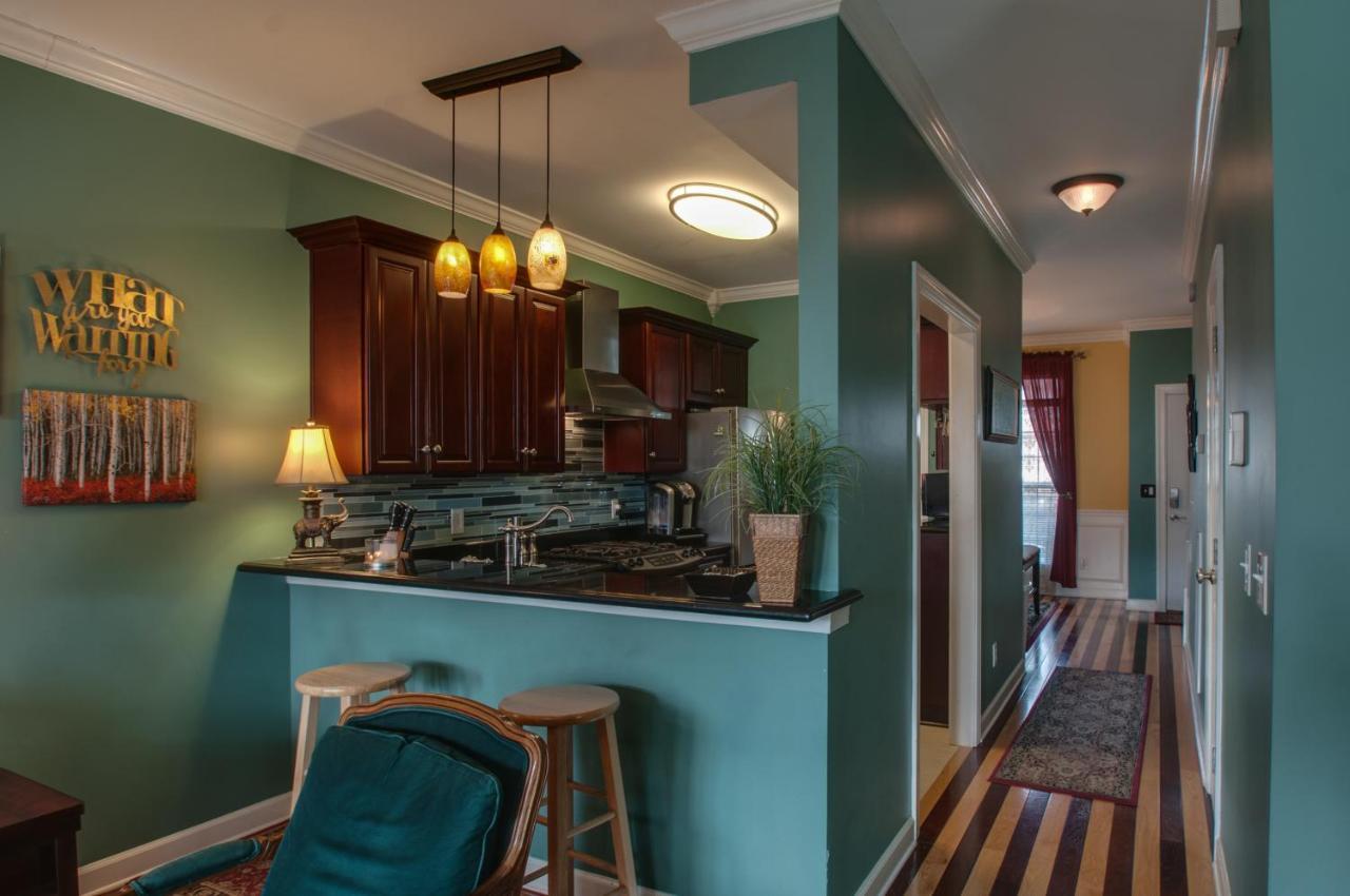 Vacation Home 5 Mins To Down Town 2 Bedrooms 2 Baths Garden Area Hot Tub Nashville Buitenkant foto