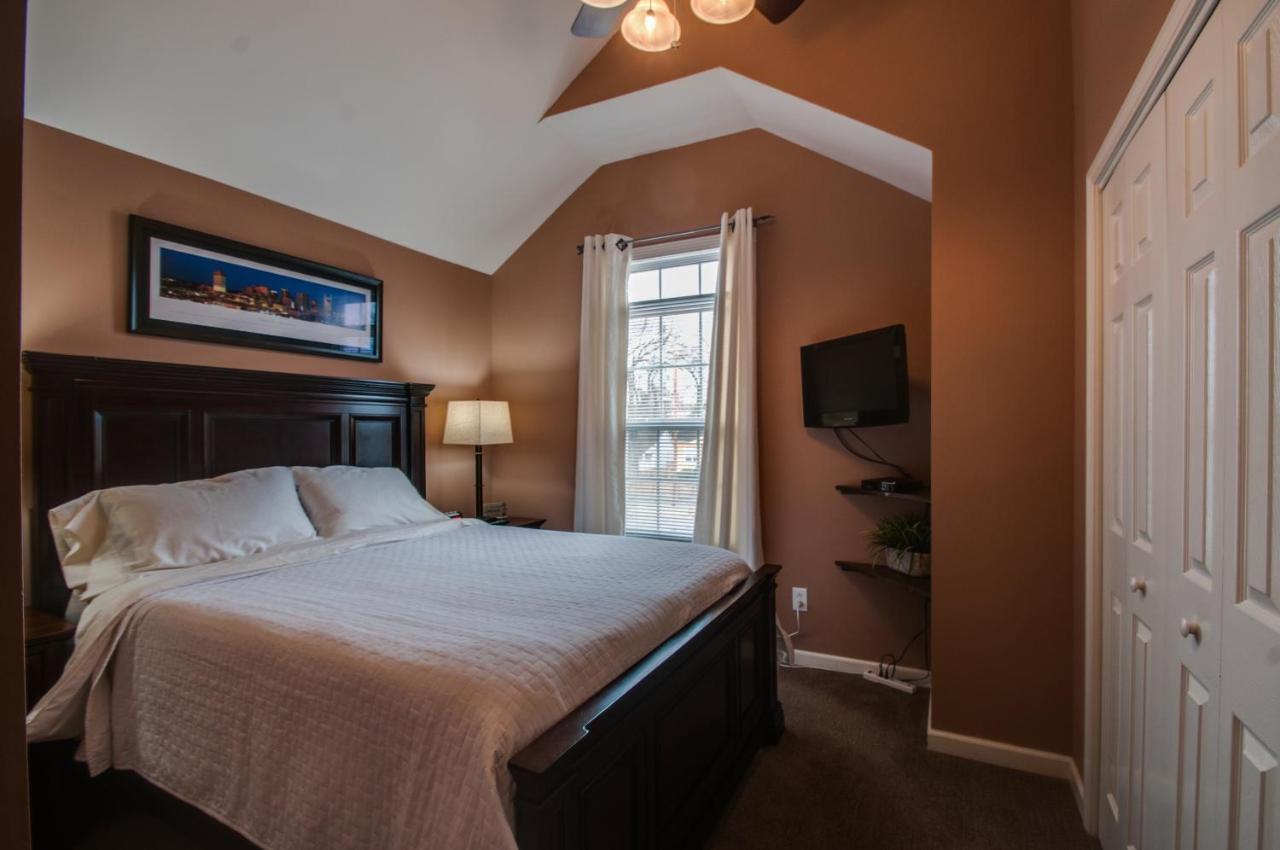 Vacation Home 5 Mins To Down Town 2 Bedrooms 2 Baths Garden Area Hot Tub Nashville Buitenkant foto