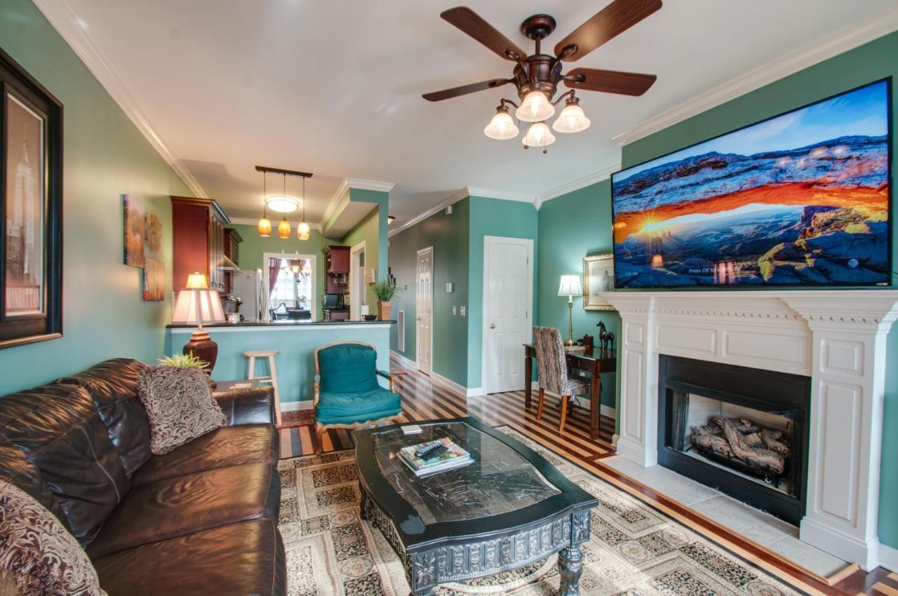 Vacation Home 5 Mins To Down Town 2 Bedrooms 2 Baths Garden Area Hot Tub Nashville Buitenkant foto